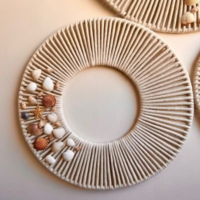 مجموعه ديكور للحائط مزينه بالقواقع