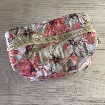 شنطة ميك أب قماش هاند ميد مقاس ميديام 