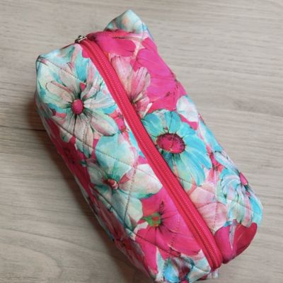 شنطة ميك أب قماش هاند ميد مقاس ميديام 