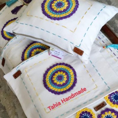 طقم مفارش مع كوشن