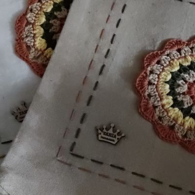 طقم مفارش مع كوشن 