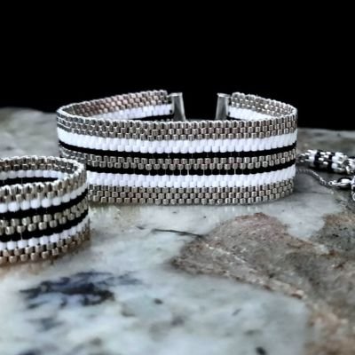 Set of black and white parallel lines of Miyuki beads