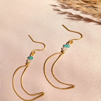 اقراط نحاس على شكل هلال 