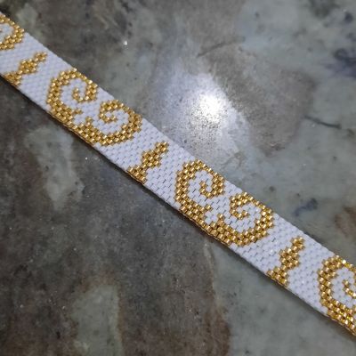 إسورة بتصميم عربى بسيط من خرز الميوكى