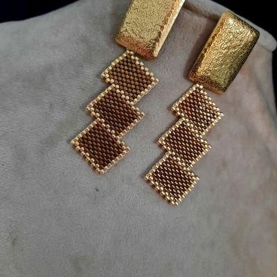 اقراط بتصميم المستطيلات من خرز الميوكى