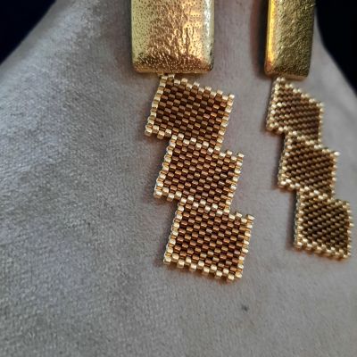 اقراط بتصميم المستطيلات من خرز الميوكى