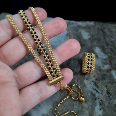 مجموعة رقيقة من الذهبى والأسود من خرز الميوكى