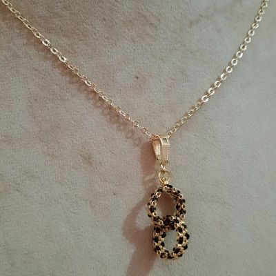 مجموعة رقيقة من الذهبى والأسود من خرز الميوكى