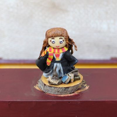 مصغر هيرميوني 👩🏻‍🏫