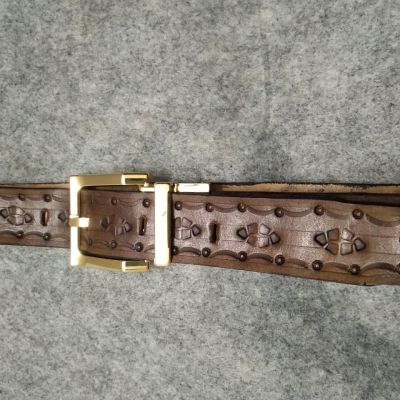 حزام حفر بارز لون نحاسي