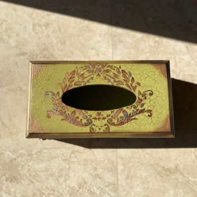 باسكت وعلبة مناديل 