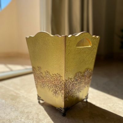 باسكت وعلبة مناديل 