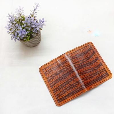 محفظه كروت جلد طبيعي برسم يدوي لون هفان