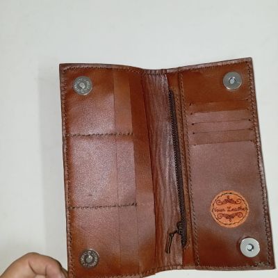 Genuine leather wallet made of leather