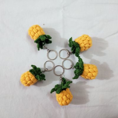 ميدالية مفاتيح أناناس