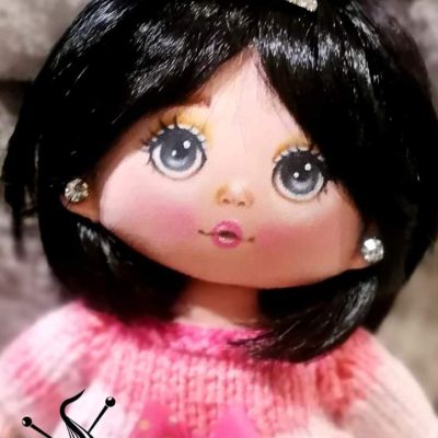 دمية مصنوعة من القماش