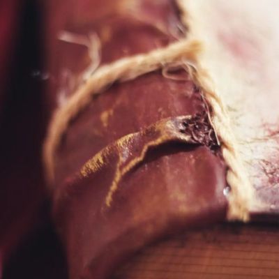 كتاب خشب لذكرى الزواج 