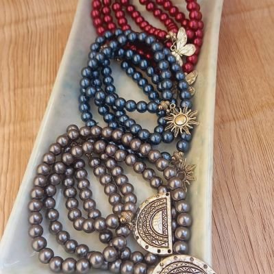 Burgundy jewelry necklace and bracelet