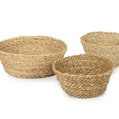 سلة بوهيمية أسطوانية الشكل مصنوعة يدويًا من نبات الحلفا الطبيعي 30 سم - إكسسوار منزلي عصري