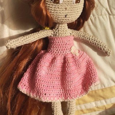 دميه طفل بالكروشيه 