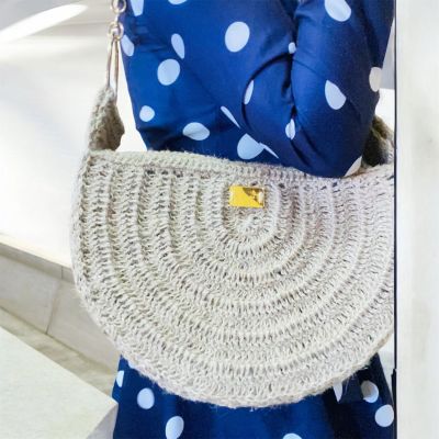 شنطة هاندميد كروشيه جديدة نص دائرة من الخيش او الرافيا المستوردة