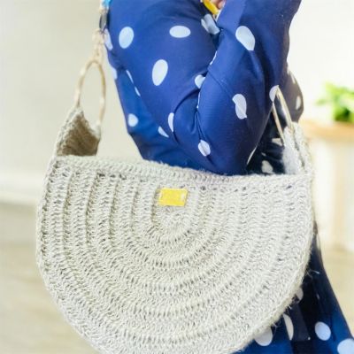 شنطة هاندميد كروشيه جديدة نص دائرة من الخيش او الرافيا المستوردة