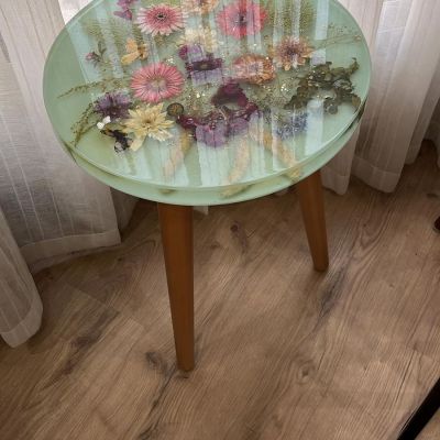 طاوله للديكور 