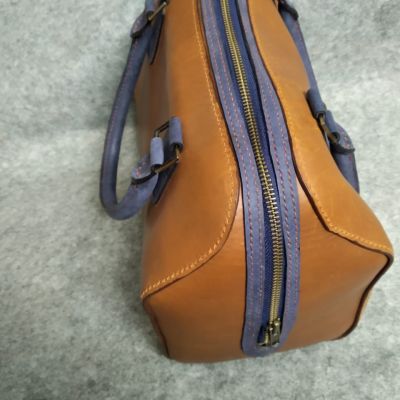 Havana genuine leather bag in navy blue