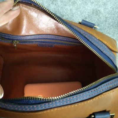 Havana genuine leather bag in navy blue