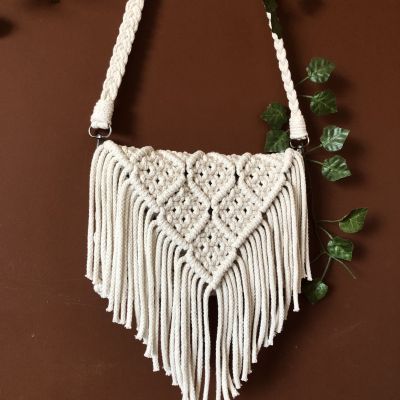 شنطة مكرمية