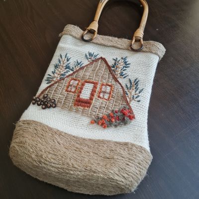 شنطه من نسيج النول اليدوي 