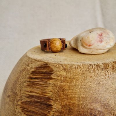 خاتم من الجلد