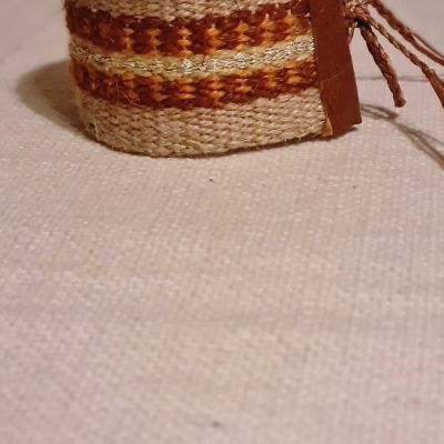 اسواره من الخيوط