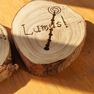 Lumos! -  كوستر خشب