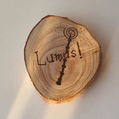 Lumos! -  كوستر خشب
