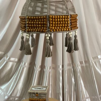 Chandelier with macrame cordon