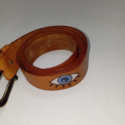 حزام جلد طبيعي برسمه عيون 