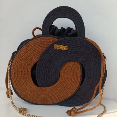 Trendy bag with zigzag art