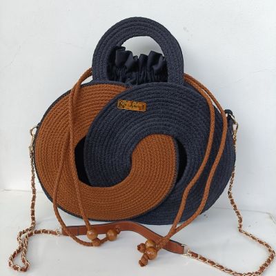 Trendy bag with zigzag art