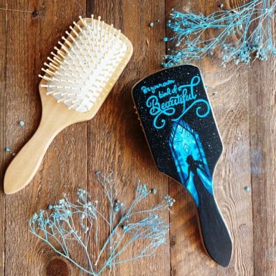 𝑩𝒆 𝒚𝒐𝒖𝒓 𝒐𝒘𝒏 𝒌𝒊𝒏𝒅 𝒐𝒇 𝑩𝒆𝒂𝒖𝒕𝒊𝒇𝒖𝒍 💙 "فرشاة شعر "