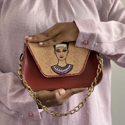 كلاتش نفرتيتي