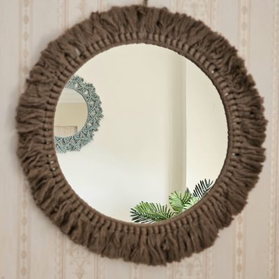 مرايا مكرمية 