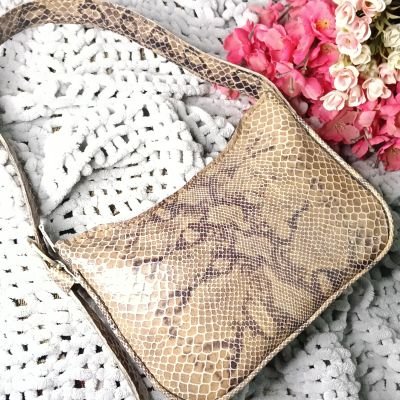 شنطة حريمى جلد طبيعي 