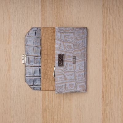 محفظة حريمي جلد طبيعي 