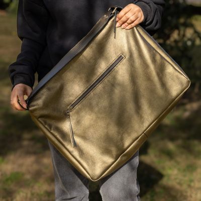 حقيبة كتف نسائيه مصنوعه يدويا من الجلد الطبيعي 