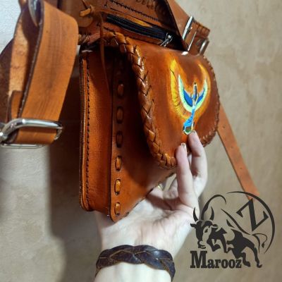 شنطه وسط حريمي