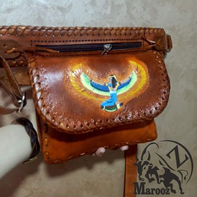 شنطه وسط حريمي