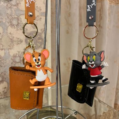 ميداليه مع حامل كروت