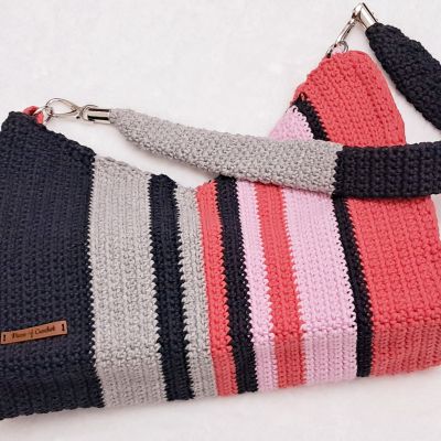 شنطة كروشية الوان